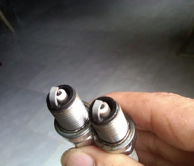 Thay bugi, lọc gió xe tay ga tại Dĩ An – Nổ máy êm, ga nhẹ bốc!